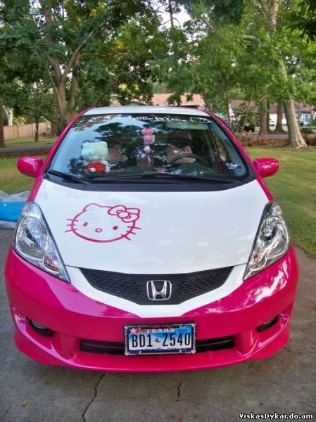 Automobilio stilius Hello Kitty (21 nuotrauka)